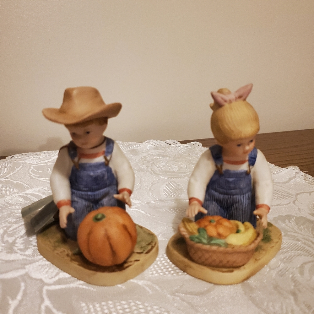 Homco Denim Days Vintage 1985 Porcelain Figurine Harvest Helpers #1518 w/ tag